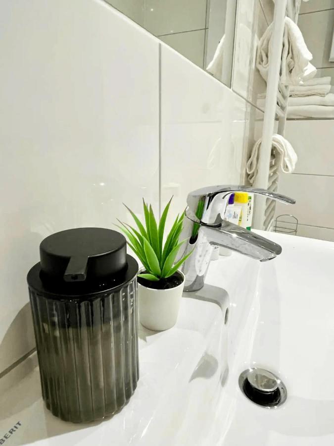 Appartement Cozy With Kitchen + Balcony New!