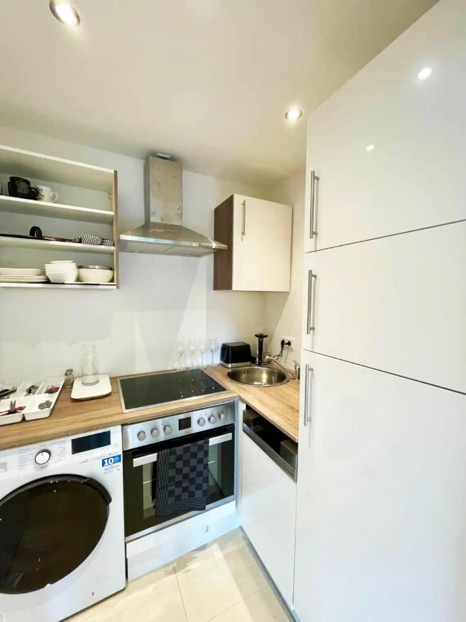 Cozy With Kitchen + Balcony New! Appartement