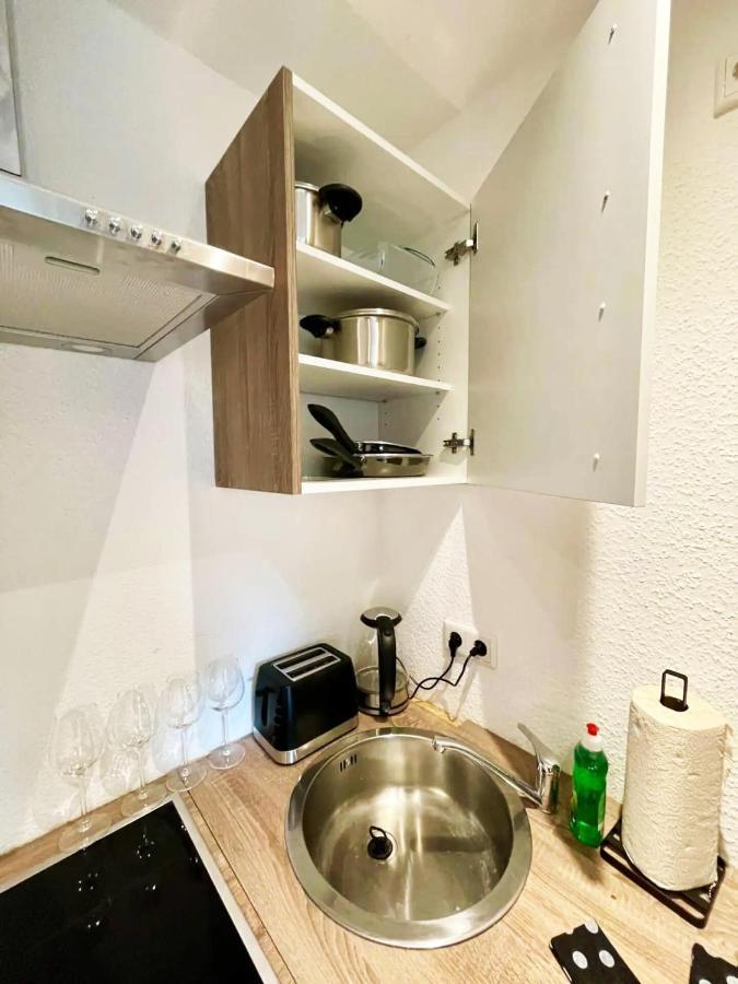 Cozy With Kitchen + Balcony New! * Essen
